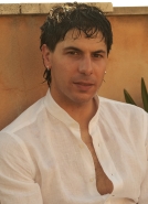 Ingrandisci